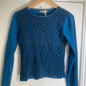 Blue Thick long sleeve top, size S. Cool checkered pattern on the front!